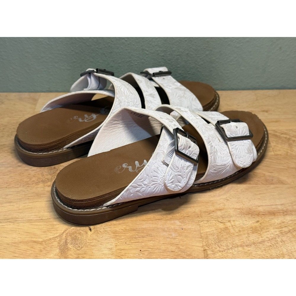 Very G Women White Floral Embossed Triple Strap Slide Sandals Size 7 - Picture 6 of 8